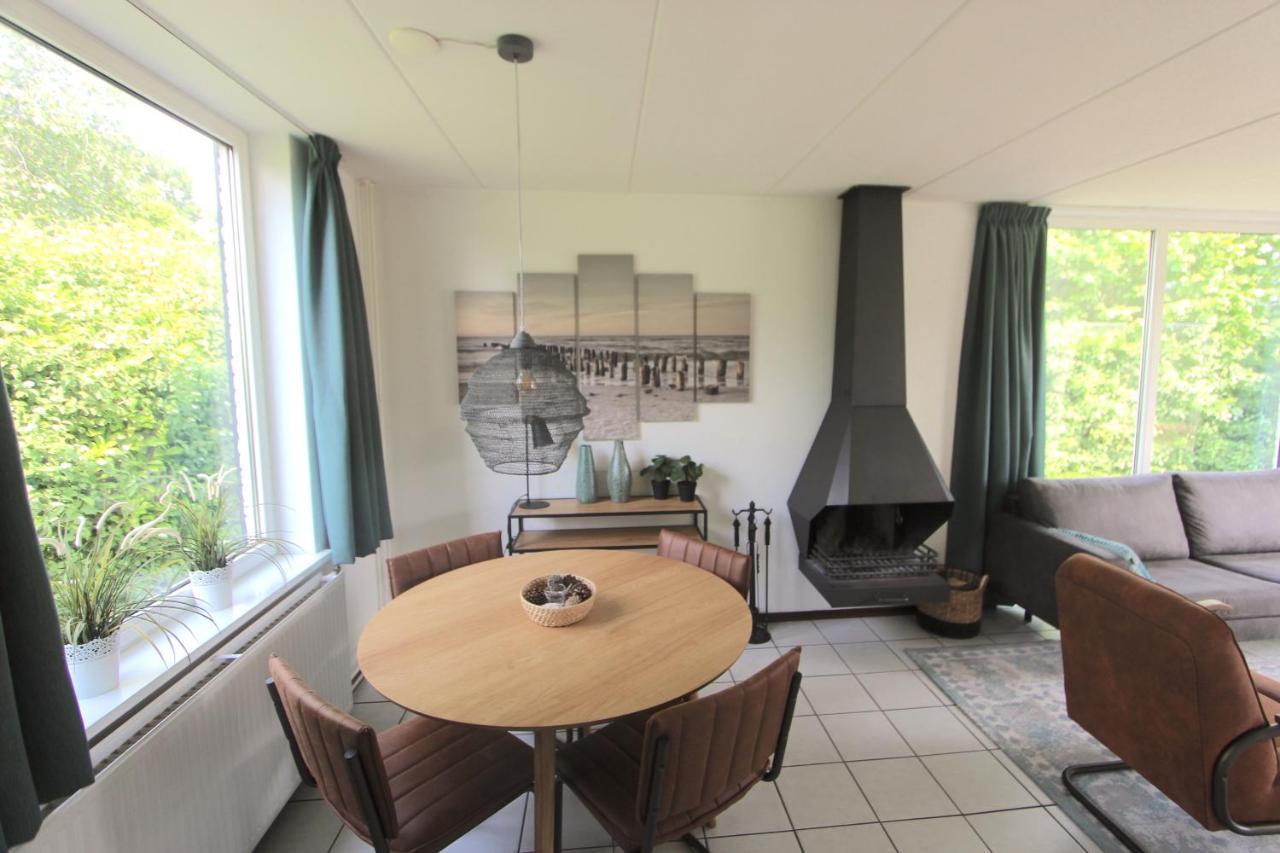 Bungalows - Bungalowpark Mooyeveld - Uniek Gelegen In De Duinen! Egmond-Binnen Habitación foto