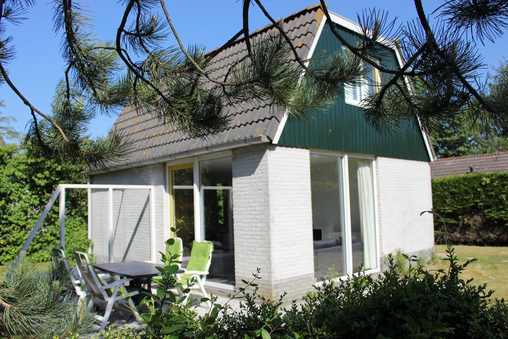Bungalows - Bungalowpark Mooyeveld - Uniek Gelegen In De Duinen! Egmond-Binnen Exterior foto